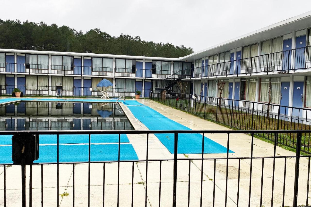 Landmark Hotel Leesville Luaran gambar